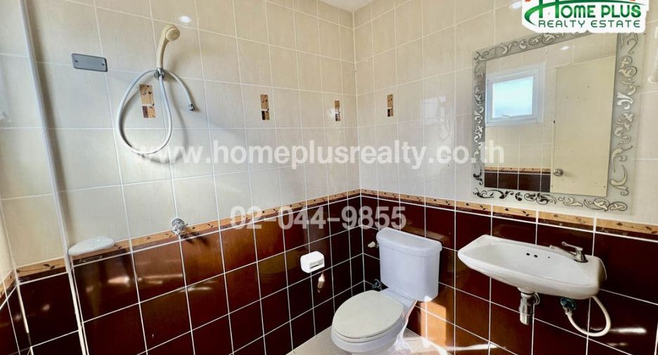For sale 2 bedrooms retail Space in Mueang Ang Thong, Ang Thong