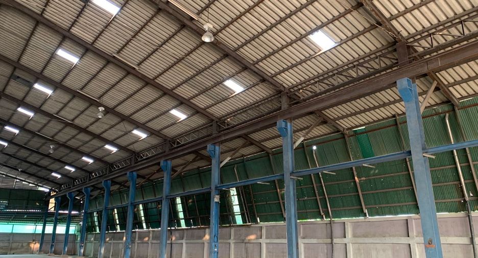 For rent 10 bed warehouse in Bang Bua Thong, Nonthaburi