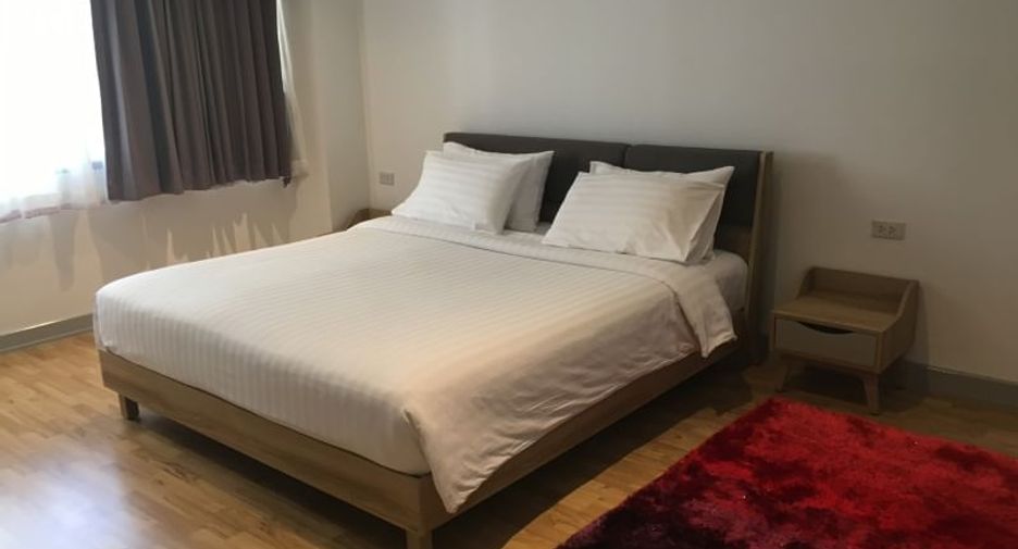 For rent 2 bedrooms condo in Watthana, Bangkok