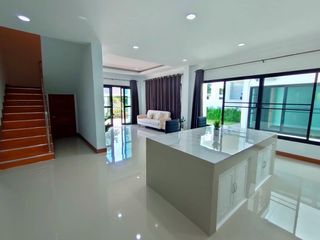 À louer 4 chambres maison à Mae Rim, Chiang Mai