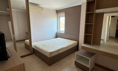 For sale 2 bed condo in Watthana, Bangkok