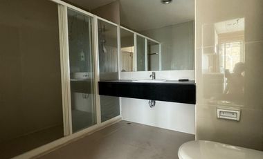 For sale 2 bed condo in Watthana, Bangkok