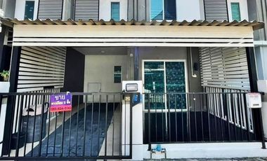 Casa adosada en venta de 3 habitaciones en Bang Yai, Nonthaburi
