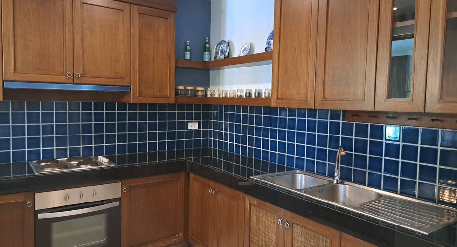 For rent 4 bedrooms villa in Hang Dong, Chiang Mai