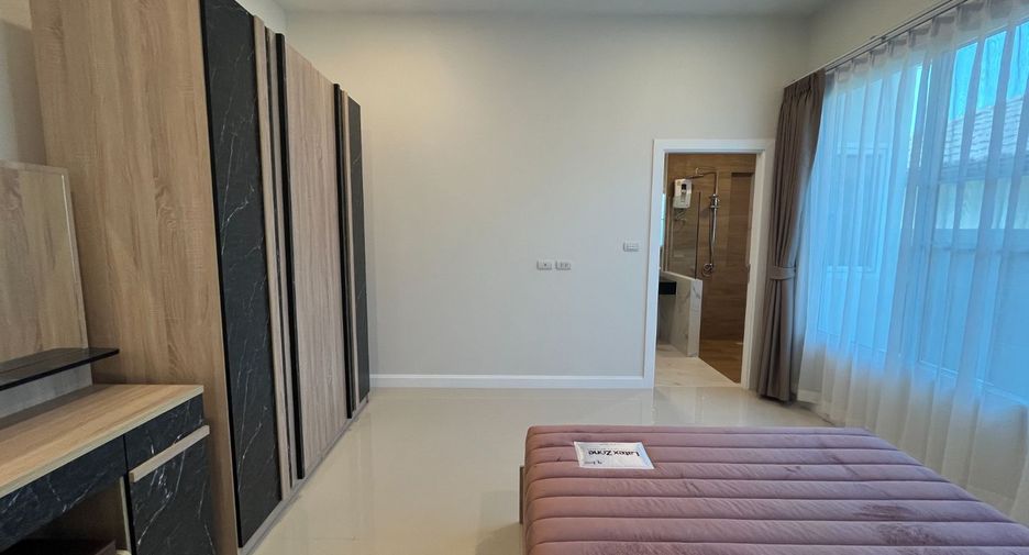 Casa en alquiler de 3 habitaciones en Bang Lamung, Chonburi
