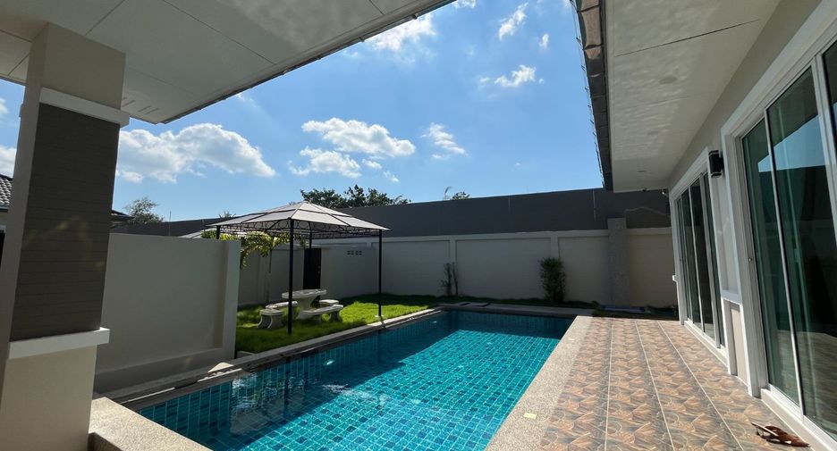 Casa en alquiler de 3 habitaciones en Bang Lamung, Chonburi