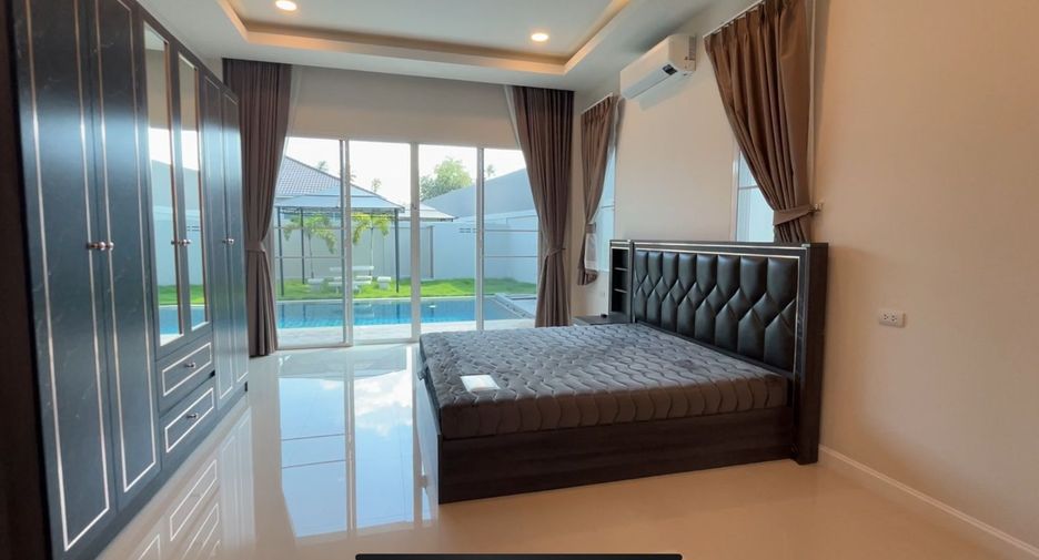 Casa en alquiler de 3 habitaciones en Bang Lamung, Chonburi