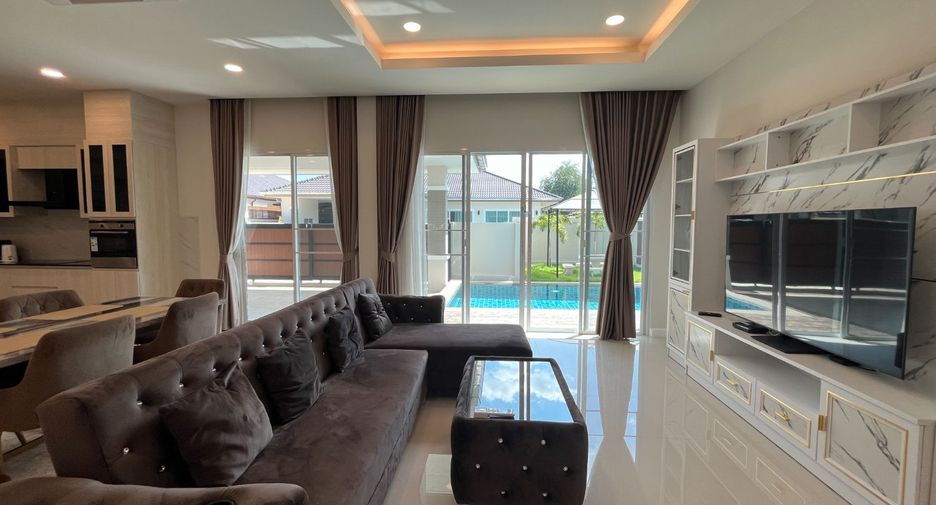 Casa en alquiler de 3 habitaciones en Bang Lamung, Chonburi