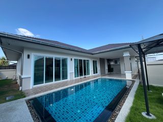 Casa en alquiler de 3 habitaciones en Bang Lamung, Chonburi