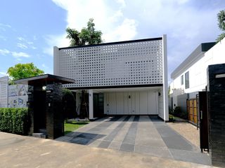 999 at Jim Kahana Modern