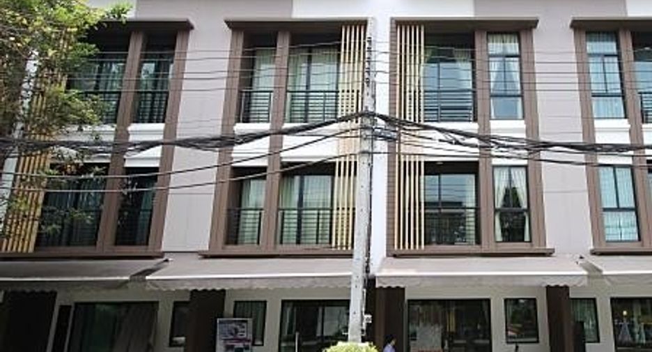 บ้านกลางเมือง กัลปพฤกษ์