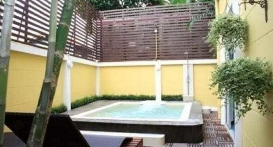 212 Service Apartment