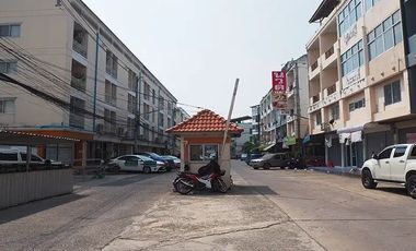 Parinda Condo Town