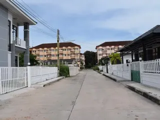 Golden Village Ban Chang