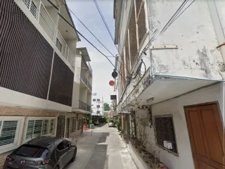 Mu Ban Nakhon Luang 1