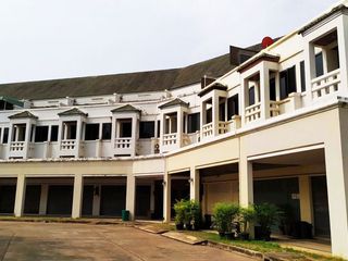 Raja City Lakeside and Garden Home