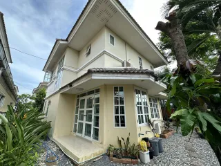 Haus Aphakon 1