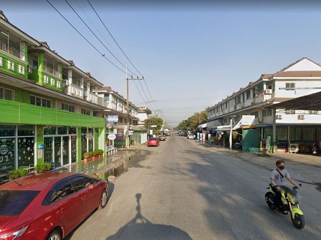 Chatpairin Village