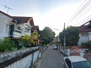 Moo Baan Prasert Suk