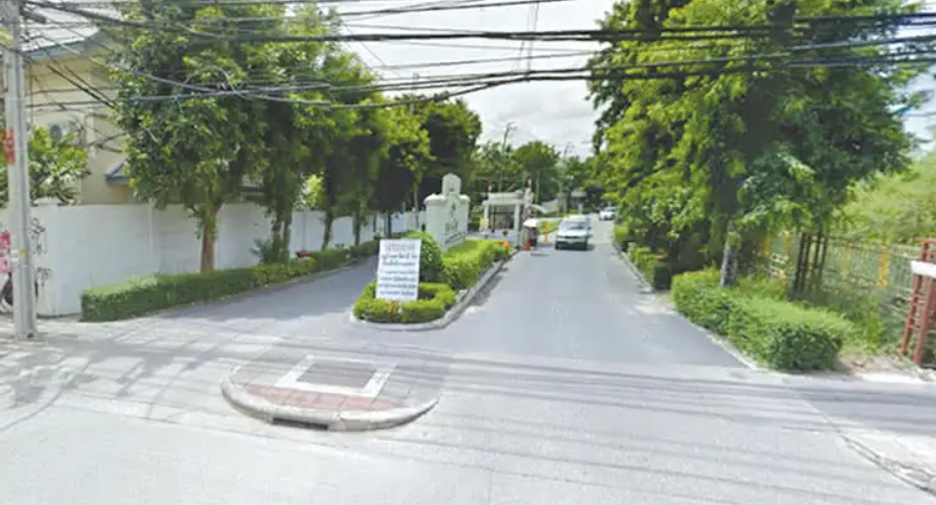 Parkway Home