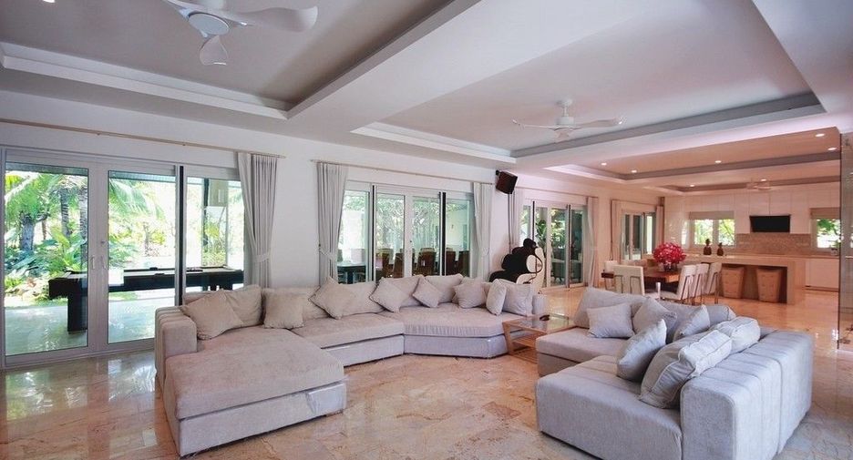 Palm Hills Golf Club & Residence