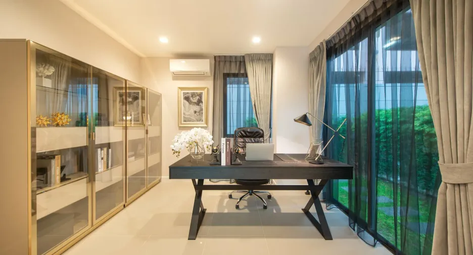 Headquarters Ekamai-Ladprao