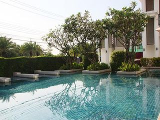 The Centro Ratthanathibet