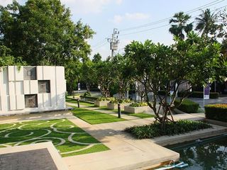 The Centro Ratthanathibet