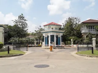 Ladaowan Lake Colonial