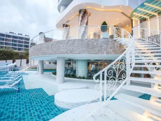 For rent 3 bedrooms condo in Bang Lamung, Chonburi