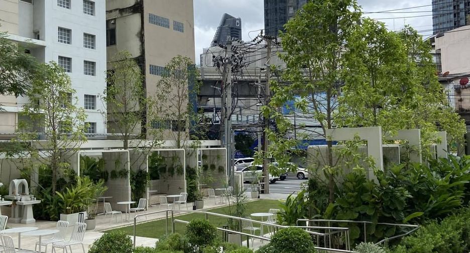 The Strand Thonglor