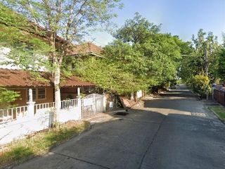Baan Rim Nam Lak Hok Village