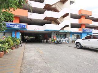 Family Ratchada Condo