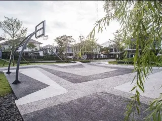 安纳塔拉湖畔