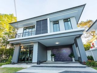 安纳塔拉湖畔