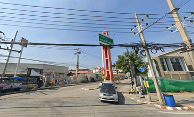 Baan Eua Arthorn Bangku Wat