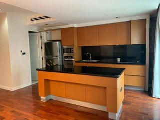 Evanston Thonglor 25