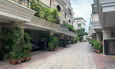 Evanston Thonglor 25