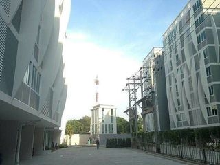 Bliz Condominium Rama 9 - Hua Mak