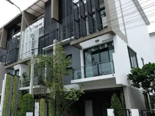 Bless Town Sukhumvit 50