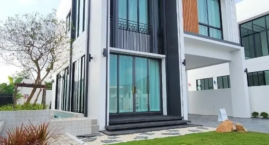 Charisma Ville San Phak Wan