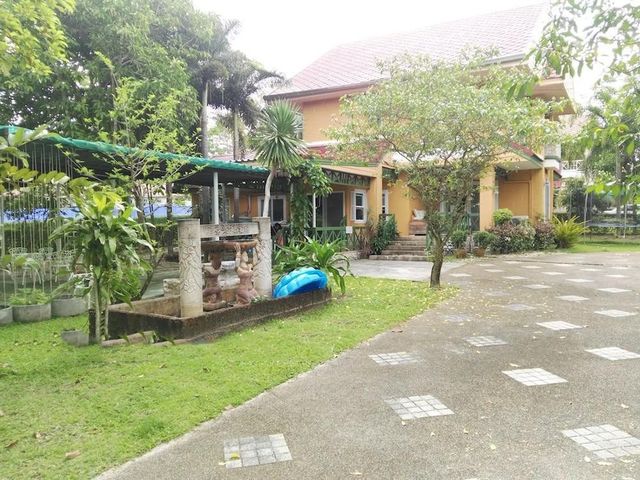 Saint Andrews Golf Course - The Village