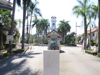 Palm Spring Place