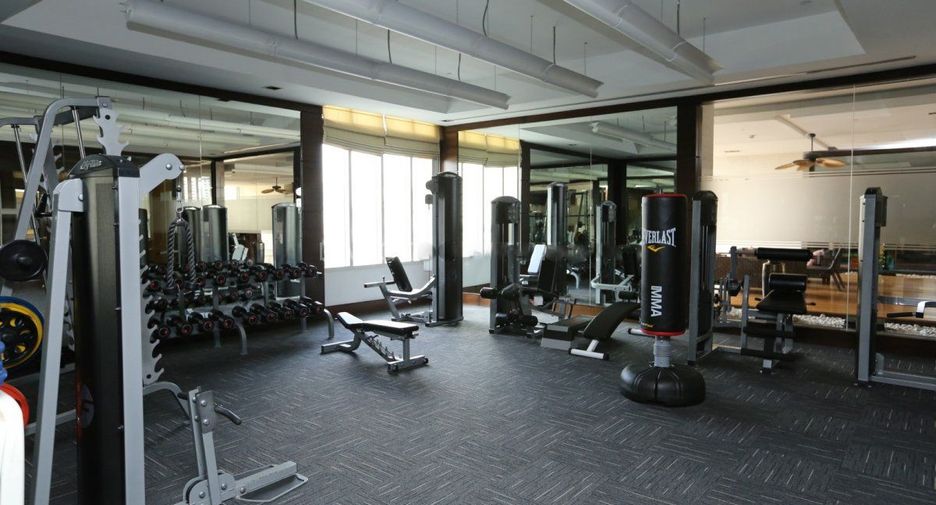 For rent 4 bedrooms condo in Pathum Wan, Bangkok