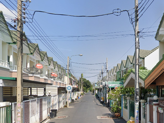 Ban Thip Town House