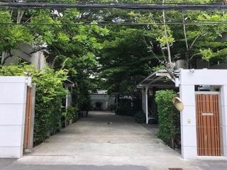 Baan Apiram Compound