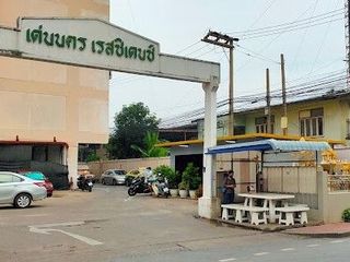 Dhennakorn Residence