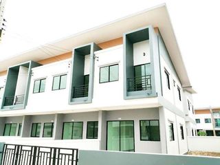 The Next Townhome Si Racha
