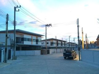 The Next Townhome Si Racha