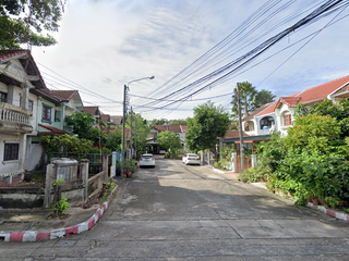 Saranrom Village